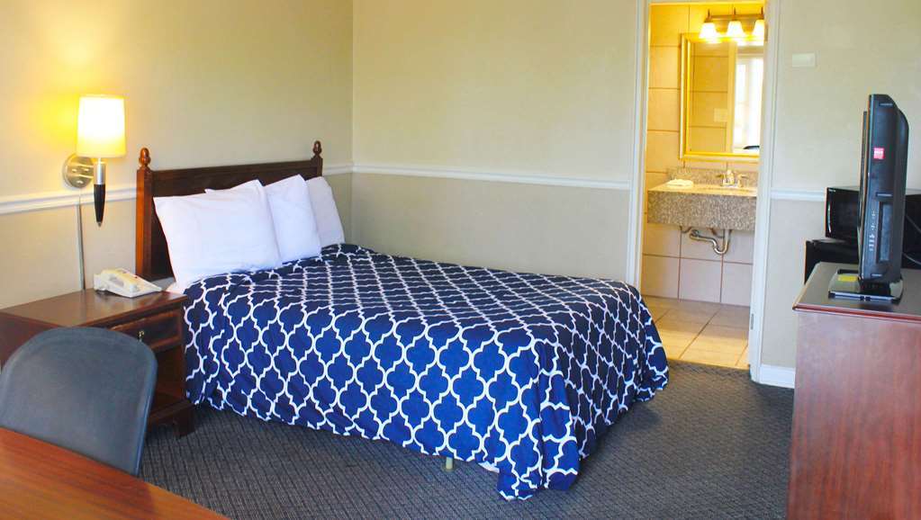 Alpine Inn & Suites Rockford Room photo
