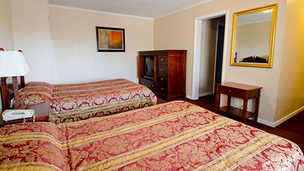 Alpine Inn & Suites Rockford Room photo